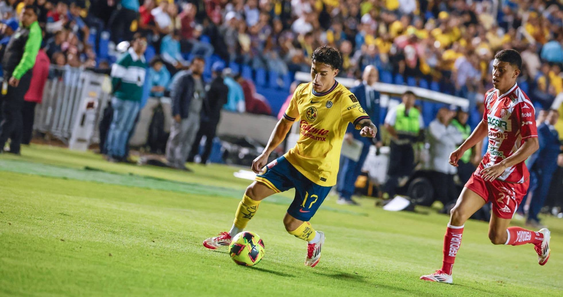 Club América vence 2-0 a Necaxa en el Estadio Azteca.jpg Club América vence 2-0 a Necaxa en el Estadio Azteca.jpg