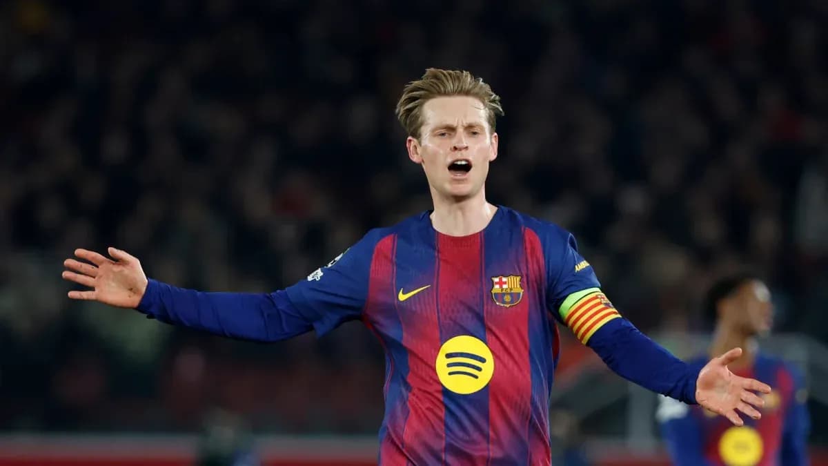 Jugador de Barcelona gesticulando durante el partido Jugador de Barcelona gesticulando durante el partido