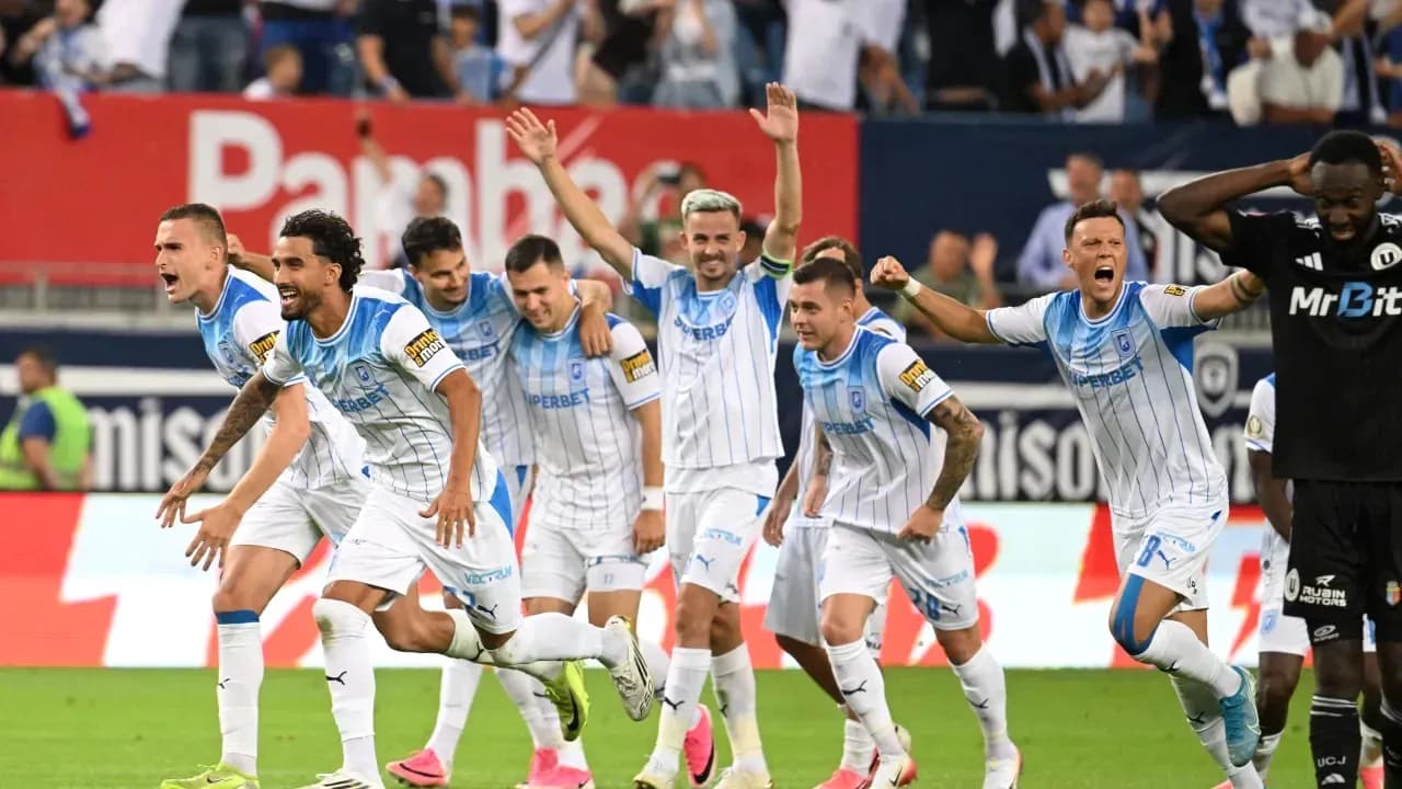 Jugadores de Universitatea Craiova celebrando un gol Jugadores de Universitatea Craiova celebrando un gol