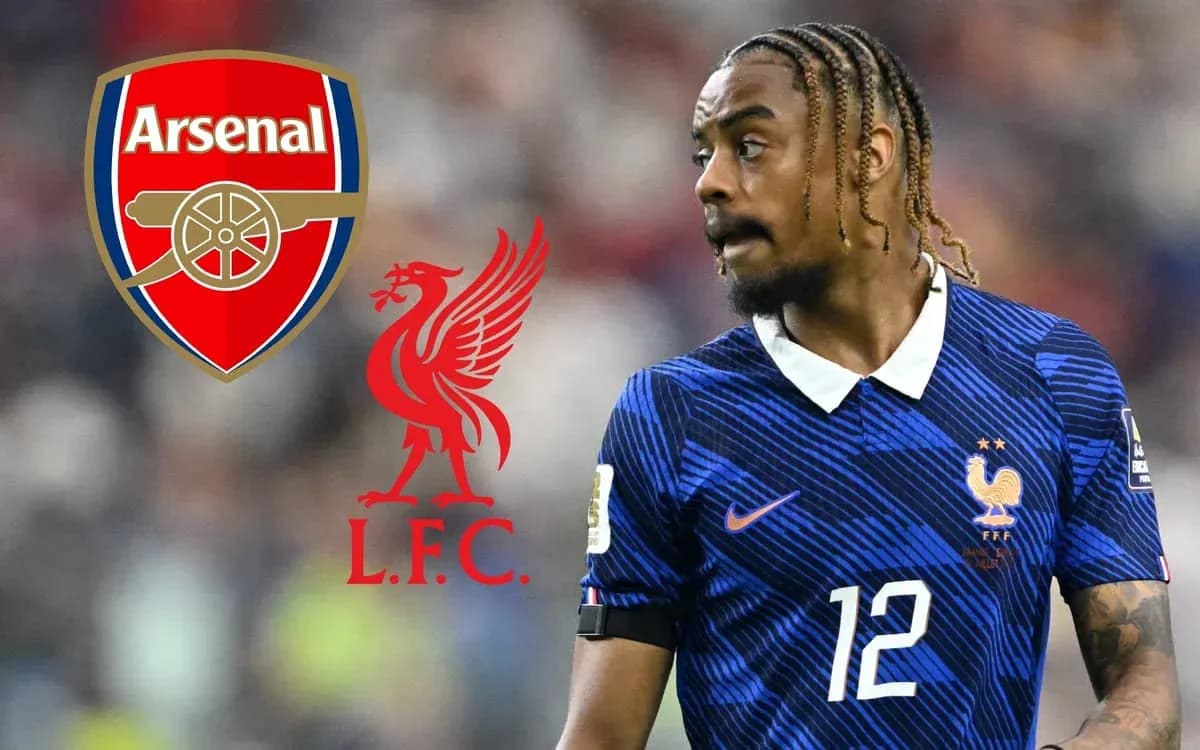 Jugador de Francia con camisetas de Arsenal y Liverpool Jugador de Francia con camisetas de Arsenal y Liverpool