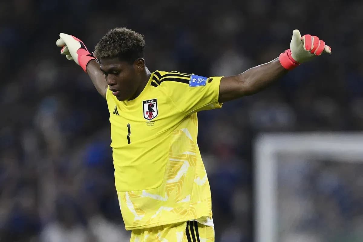 Portero de Japón en acción durante un partido Portero de Japón en acción durante un partido