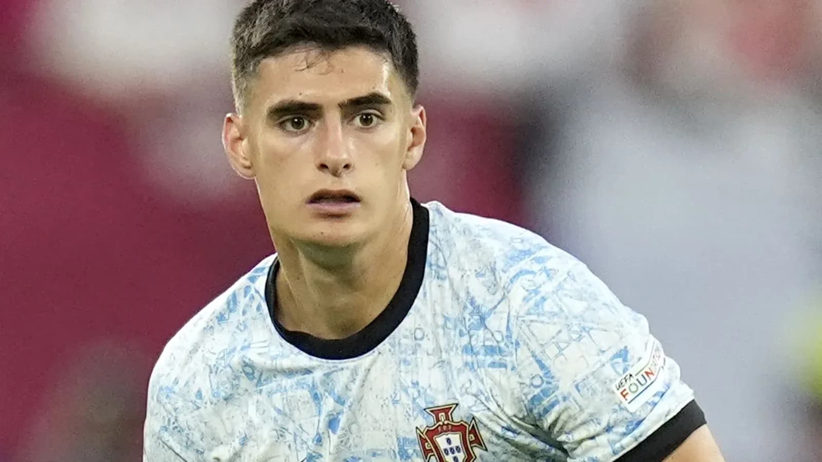 Jugador de Portugal en acción durante el partido Jugador de Portugal en acción durante el partido