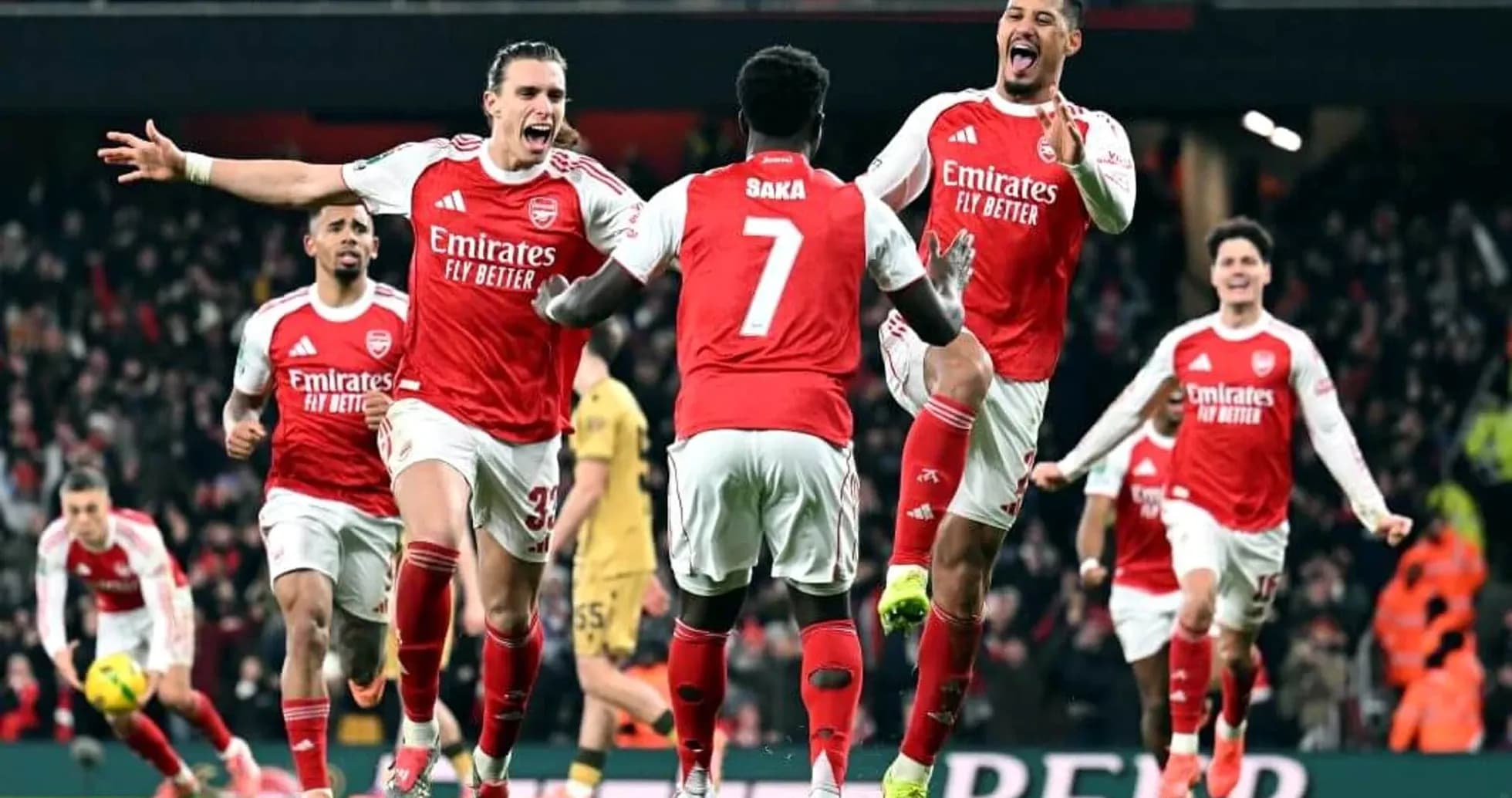 Jugadores del Arsenal celebrando un gol Jugadores del Arsenal celebrando un gol