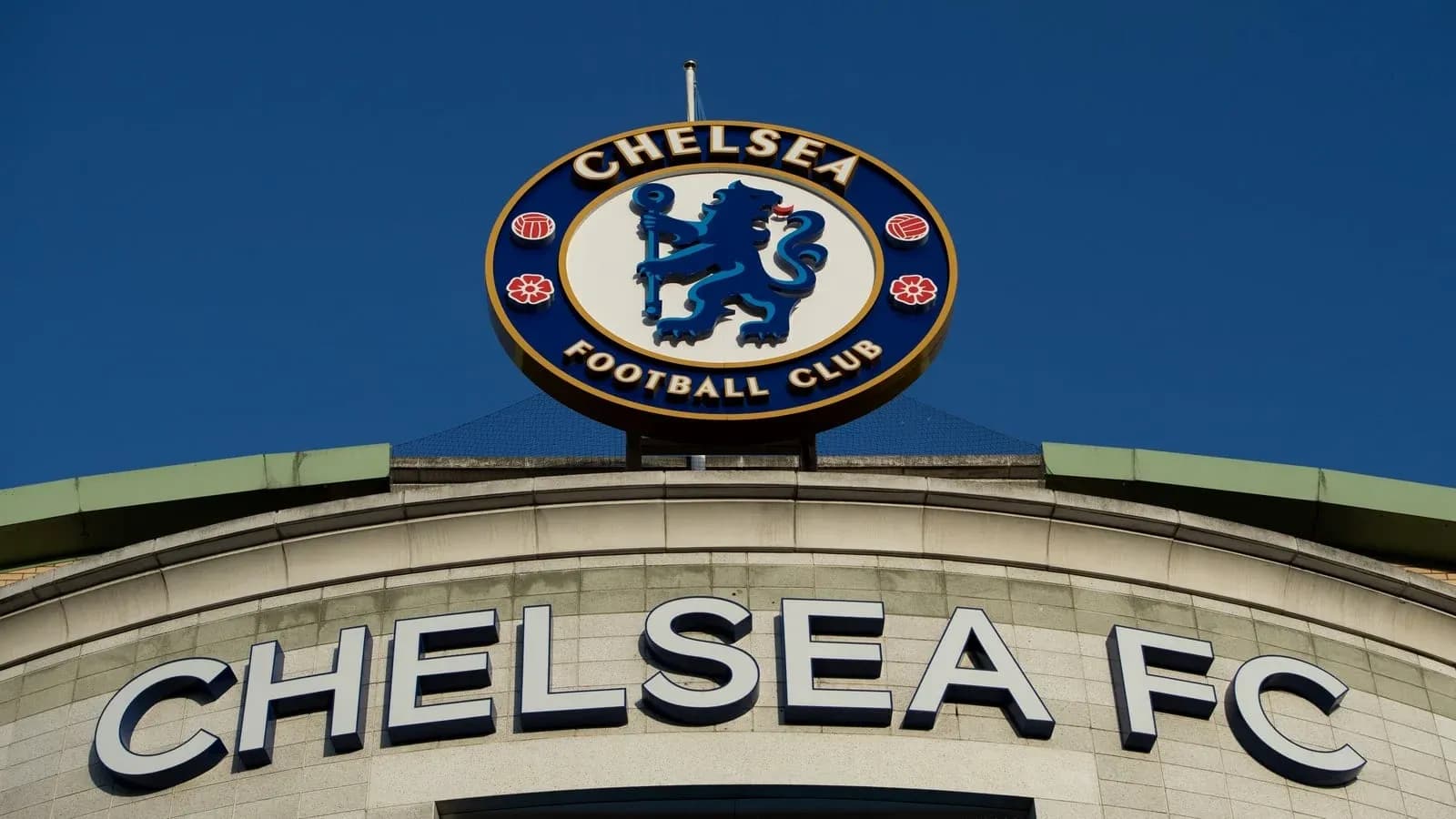 Logo de Chelsea Football Club en el estadio Logo de Chelsea Football Club en el estadio