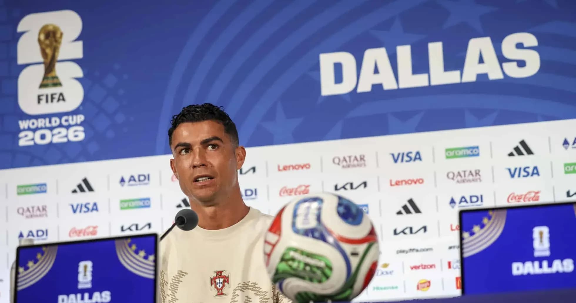 Cristiano Ronaldo en conferencia de prensa Cristiano Ronaldo en conferencia de prensa