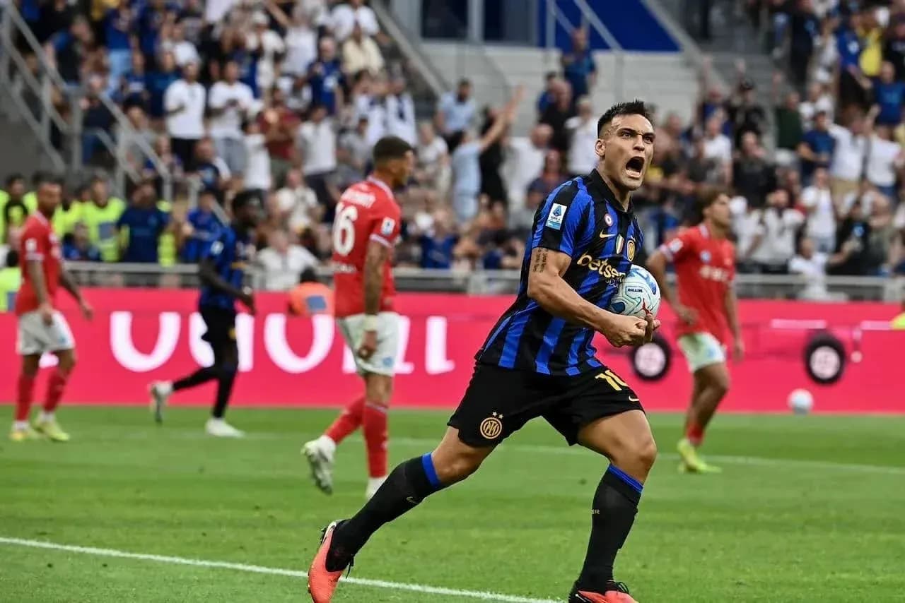 Lautaro Martínez celebrando un gol con Inter Lautaro Martínez celebrando un gol con Inter