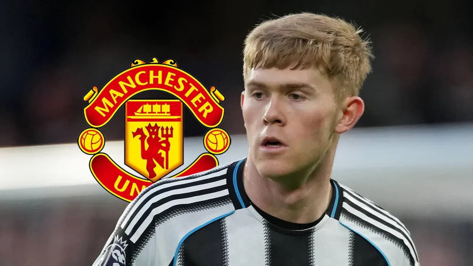 Jugador de Newcastle United con logo de Manchester United Jugador de Newcastle United con logo de Manchester United