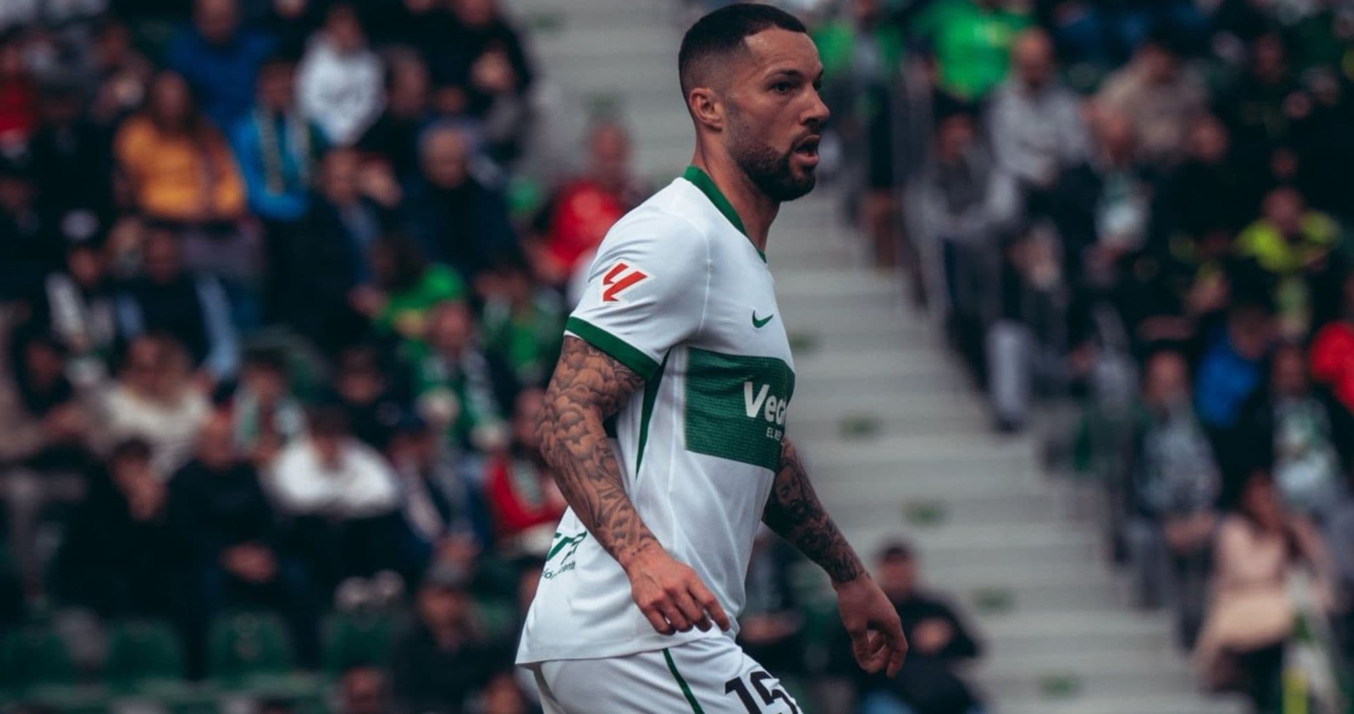 Jugador de Elche durante el partido Jugador de Elche durante el partido