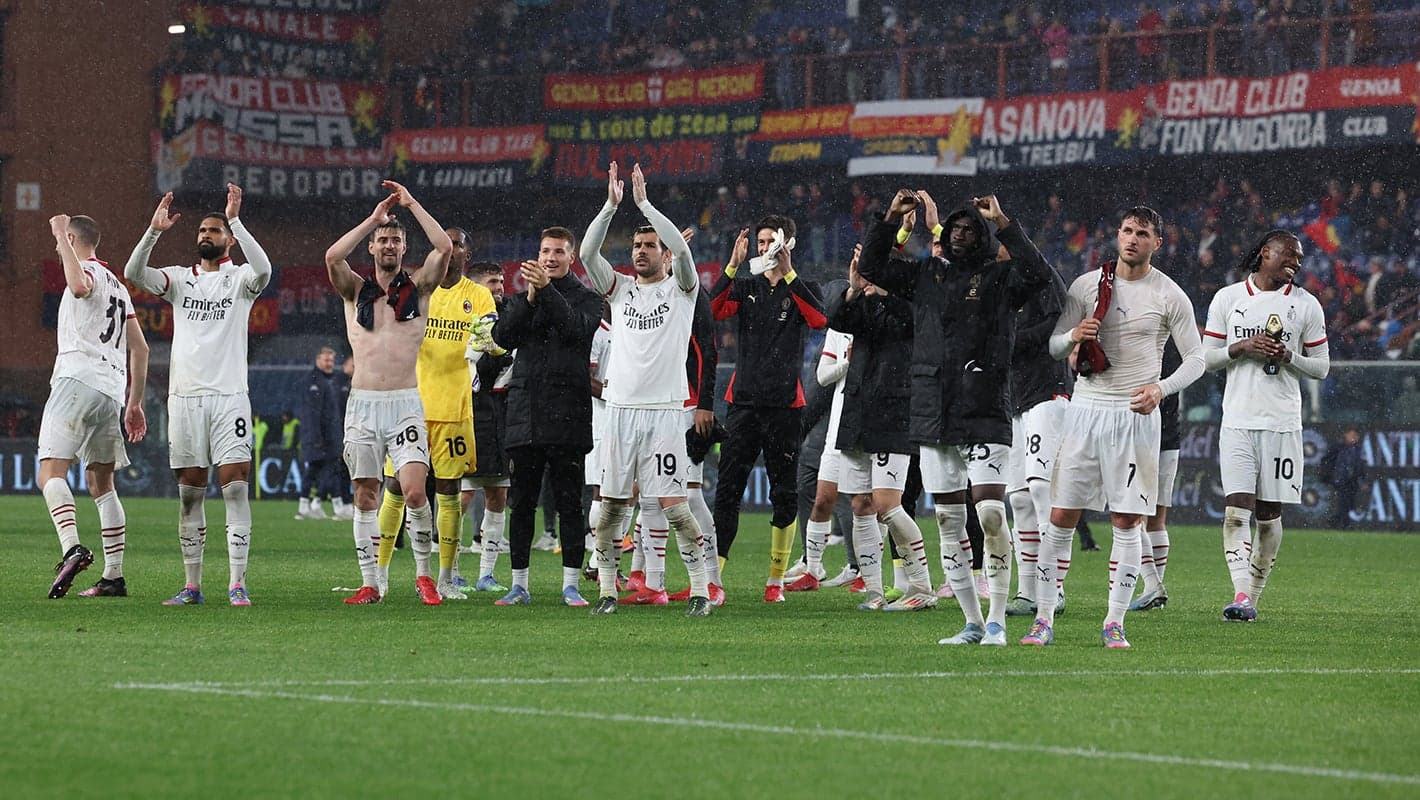 Jugadores de AC Milan celebrando tras el partido Jugadores de AC Milan celebrando tras el partido
