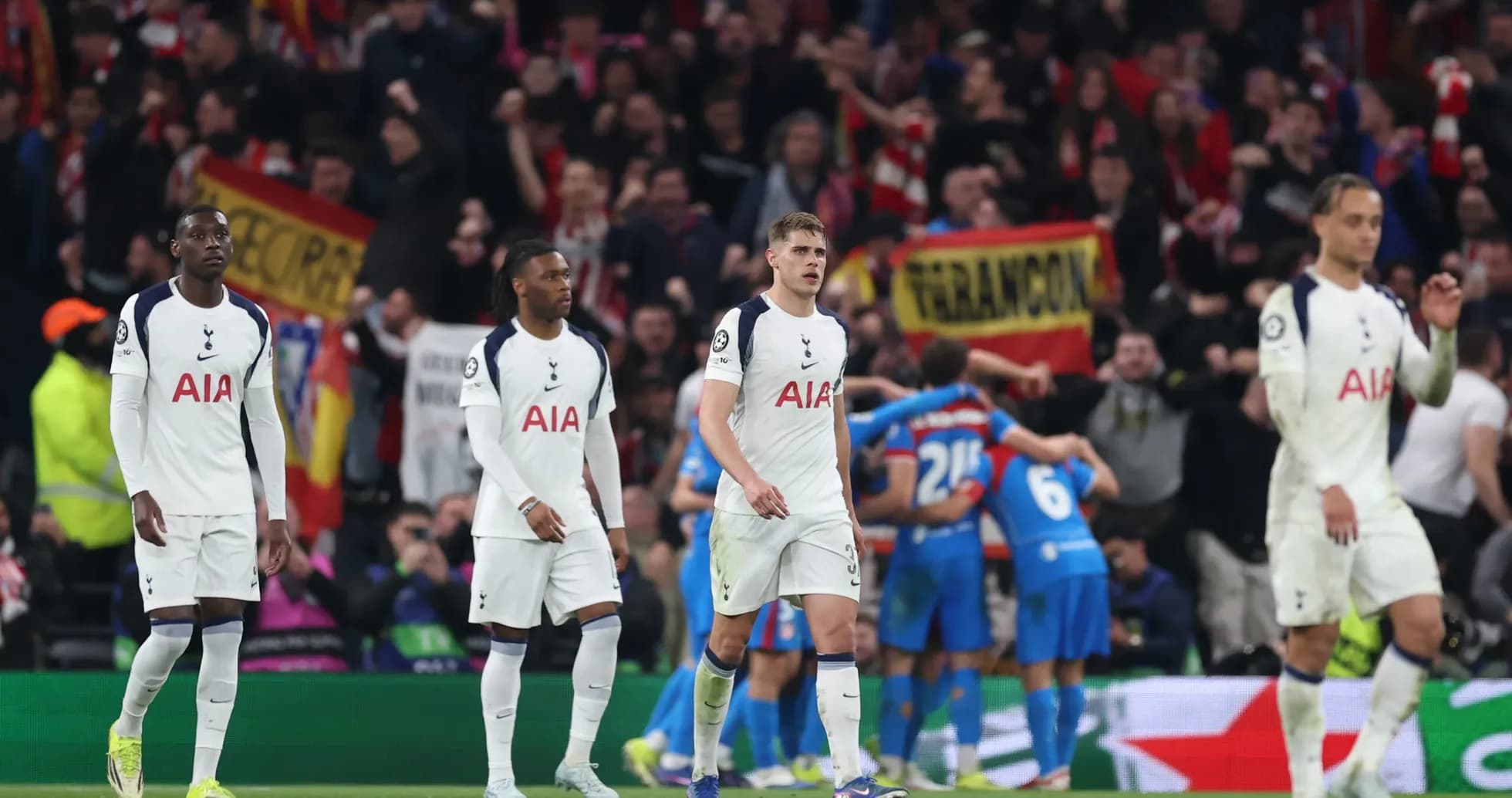 Jugadores del Tottenham en el partido Jugadores del Tottenham en el partido