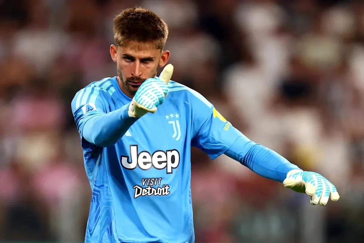 Portero de Juventus haciendo señal de aprobación Portero de Juventus haciendo señal de aprobación