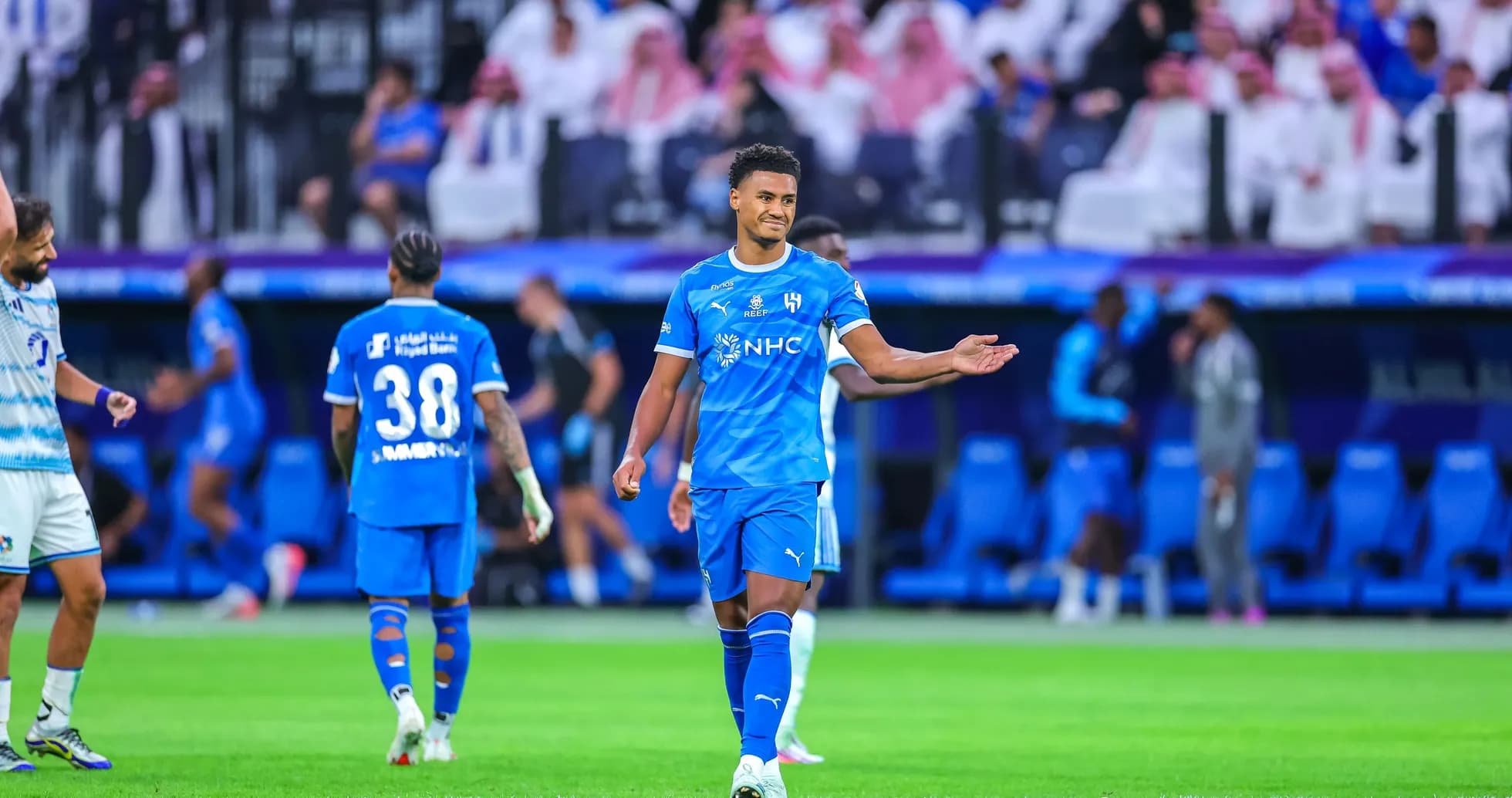 Jugador del Al Hilal gesticulando durante el partido Jugador del Al Hilal gesticulando durante el partido