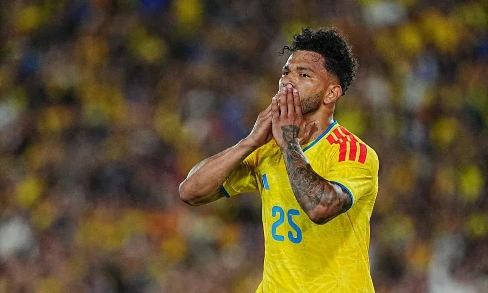 Jugador de Colombia en acción durante un partido Jugador de Colombia en acción durante un partido