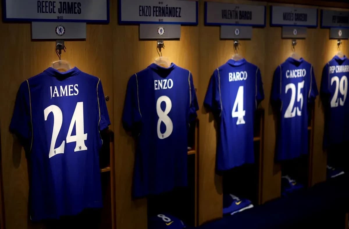 Camisetas de jugadores en vestuario de Chelsea Camisetas de jugadores en vestuario de Chelsea