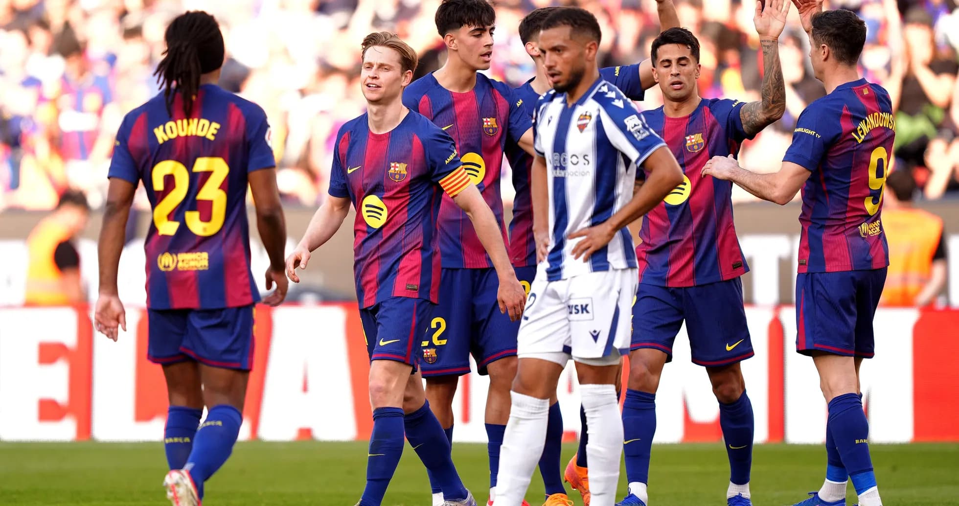 Jugadores del Barcelona celebrando un gol Jugadores del Barcelona celebrando un gol