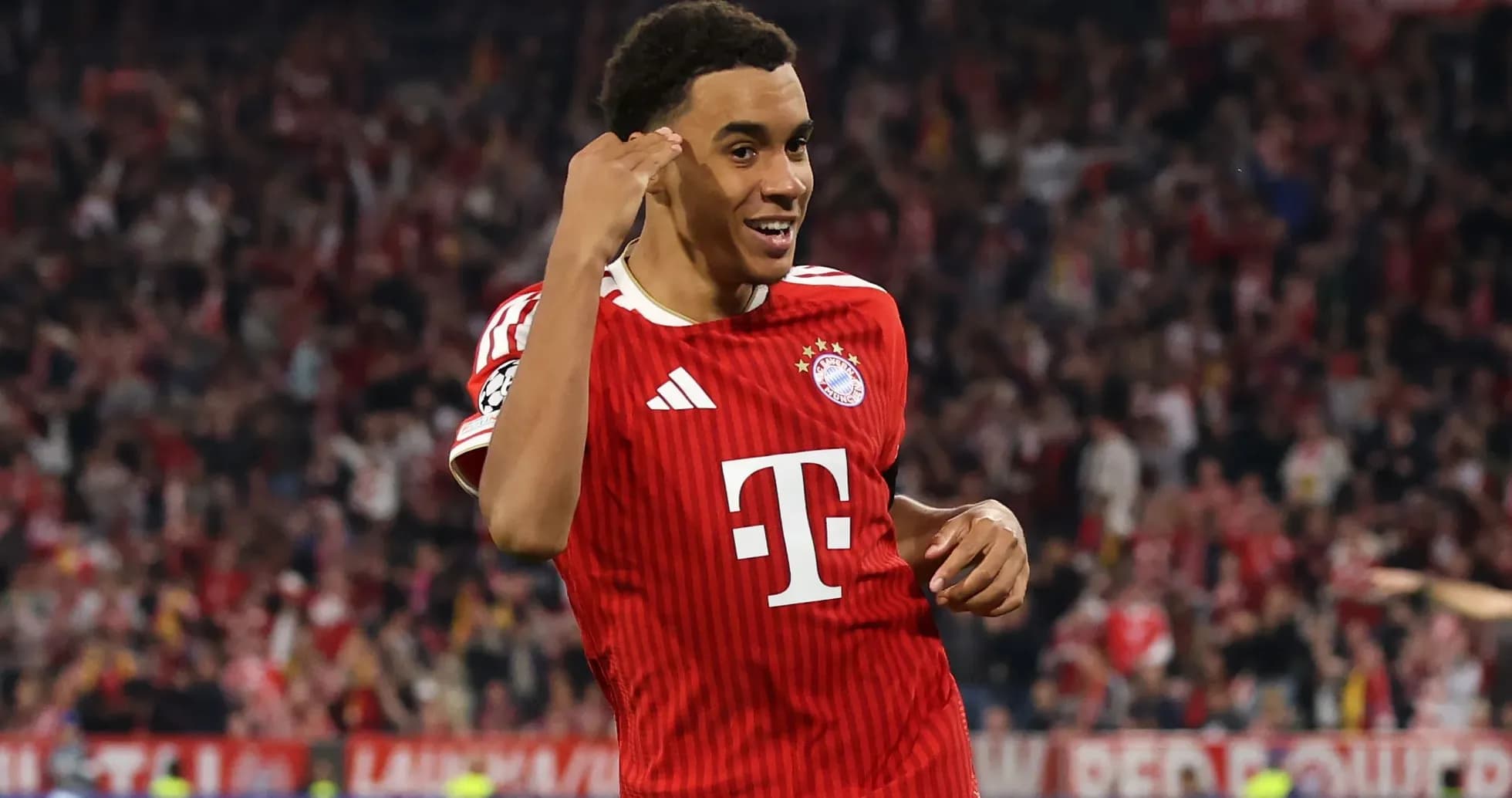 Jugador de Bayern Munich celebrando un gol Jugador de Bayern Munich celebrando un gol