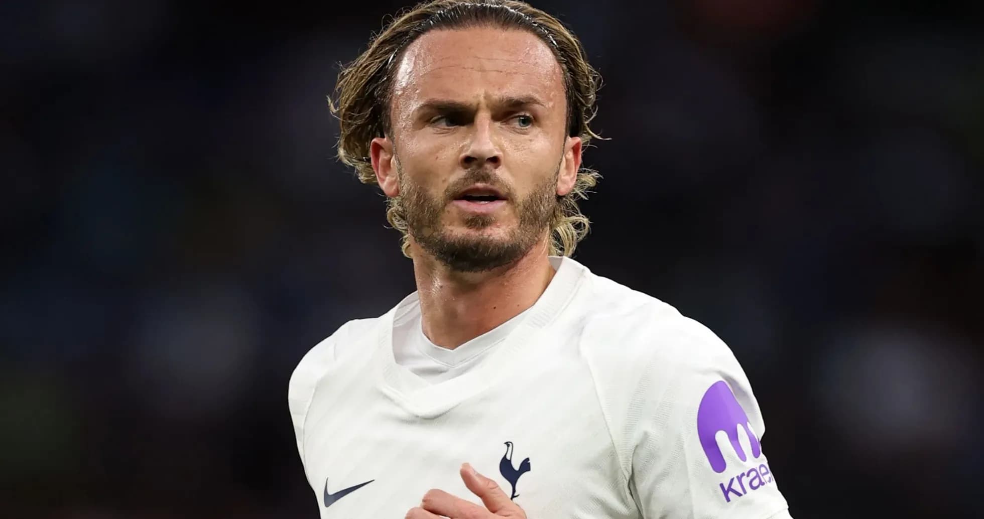 Jugador de Tottenham en acción durante un partido Jugador de Tottenham en acción durante un partido