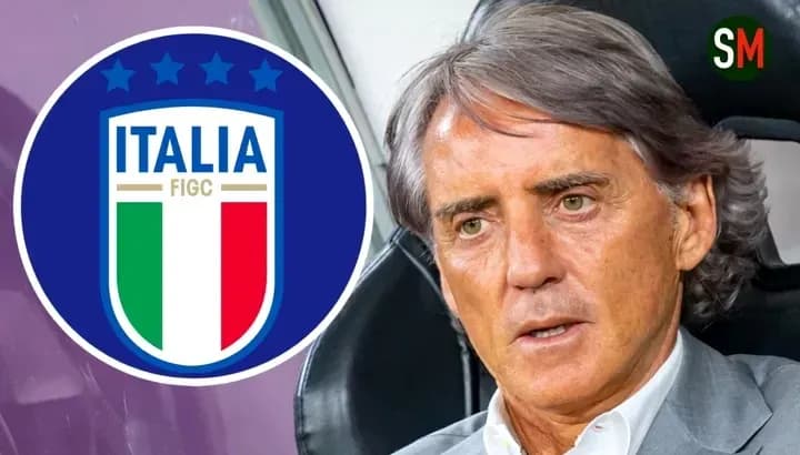 Entrenador Roberto Mancini con logo de Italia Entrenador Roberto Mancini con logo de Italia