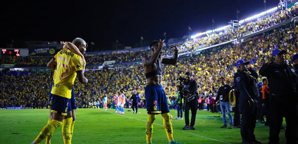 Jugadores de Club América celebrando en el estadio Jugadores de Club América celebrando en el estadio