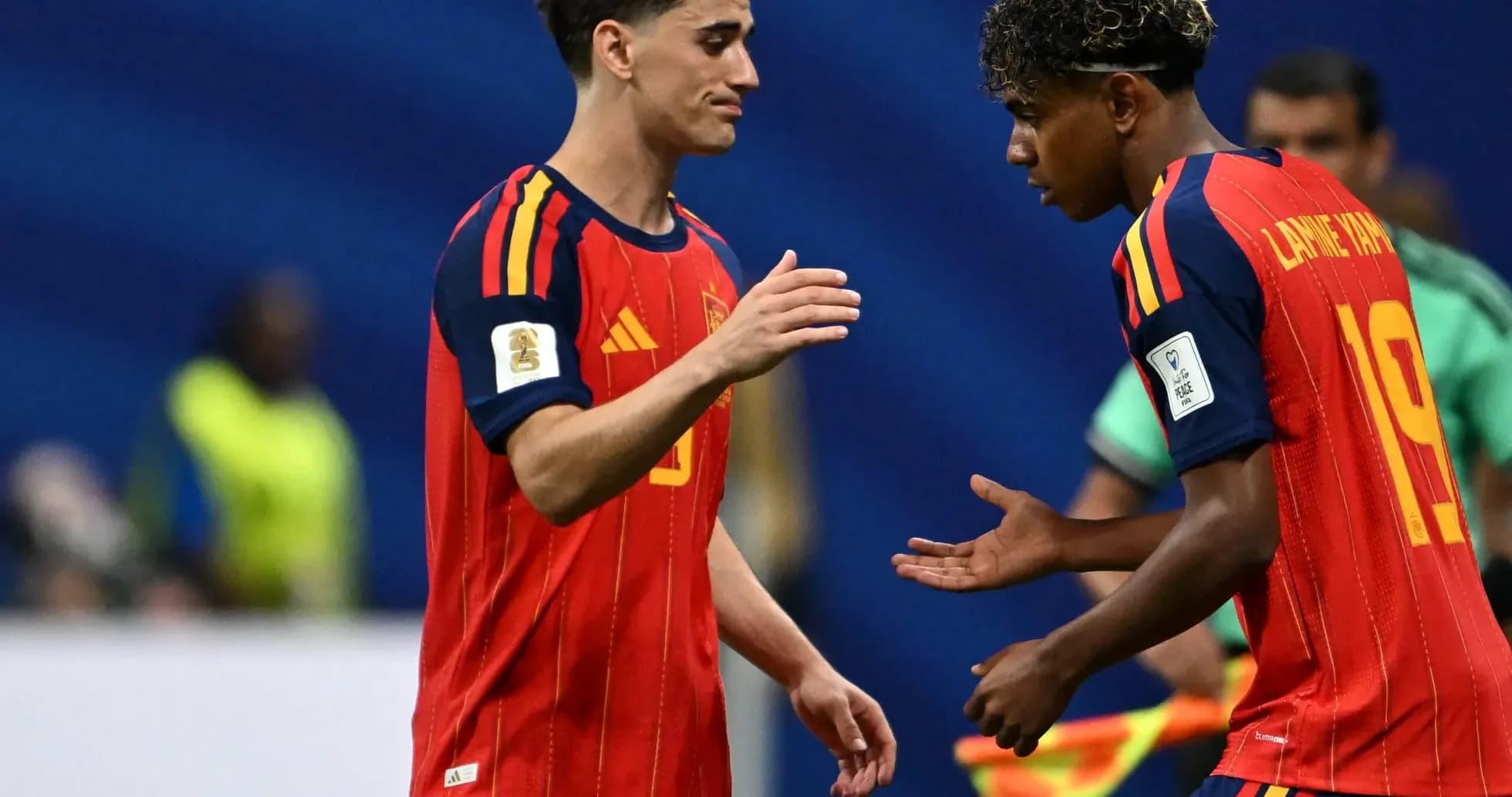 Dos jugadores de España en el partido Dos jugadores de España en el partido