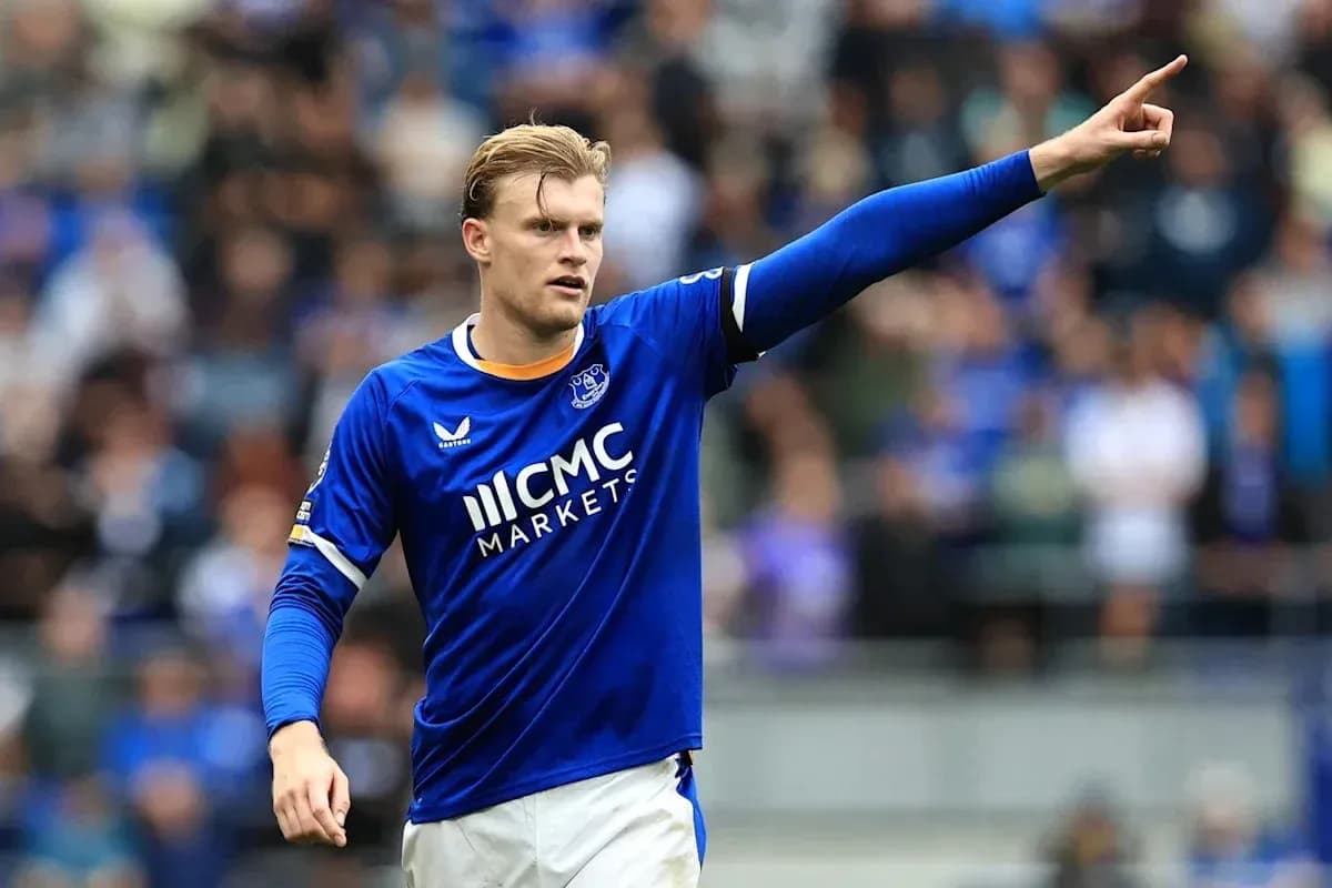 Jugador de Everton señalando durante un partido Jugador de Everton señalando durante un partido