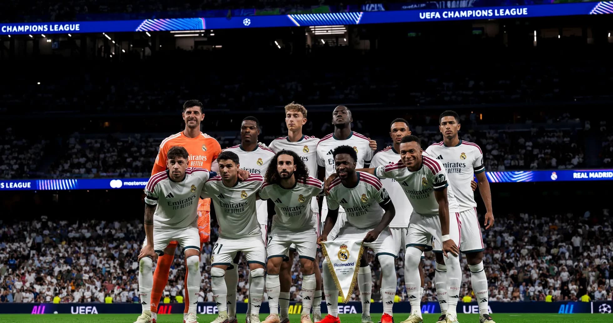 Equipo de Real Madrid posando antes del partido Equipo de Real Madrid posando antes del partido