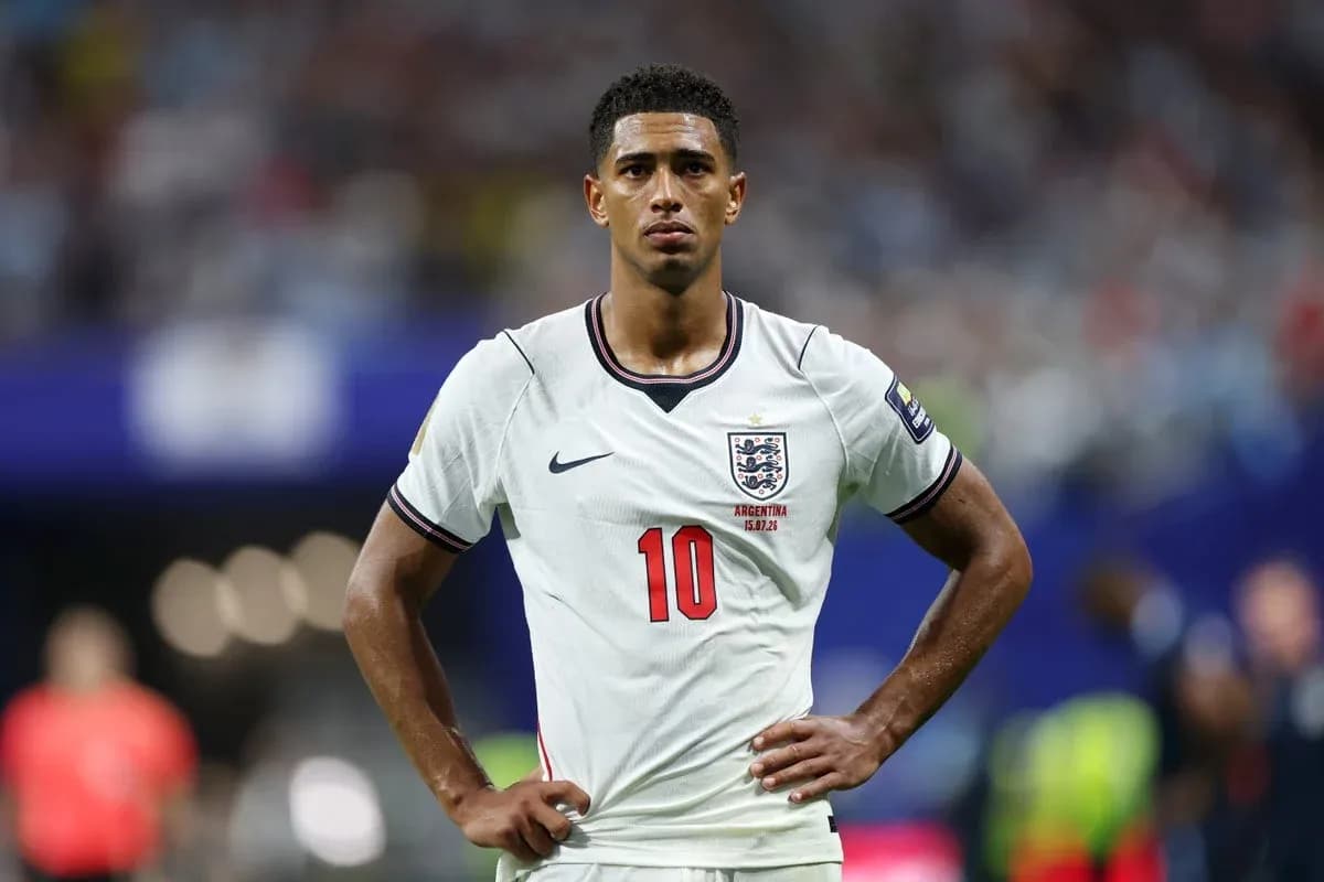 Jugador de Inglaterra en el campo durante el partido Jugador de Inglaterra en el campo durante el partido