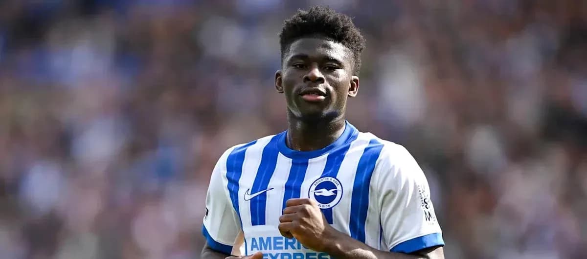 Jugador de Brighton & Hove Albion en el campo Jugador de Brighton & Hove Albion en el campo