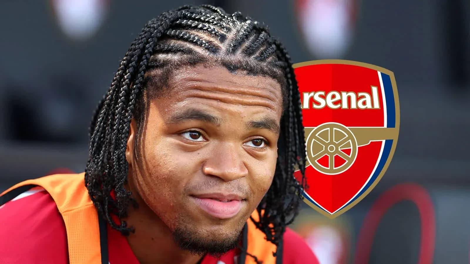 Jugador de Arsenal con trenzas en el banquillo Jugador de Arsenal con trenzas en el banquillo