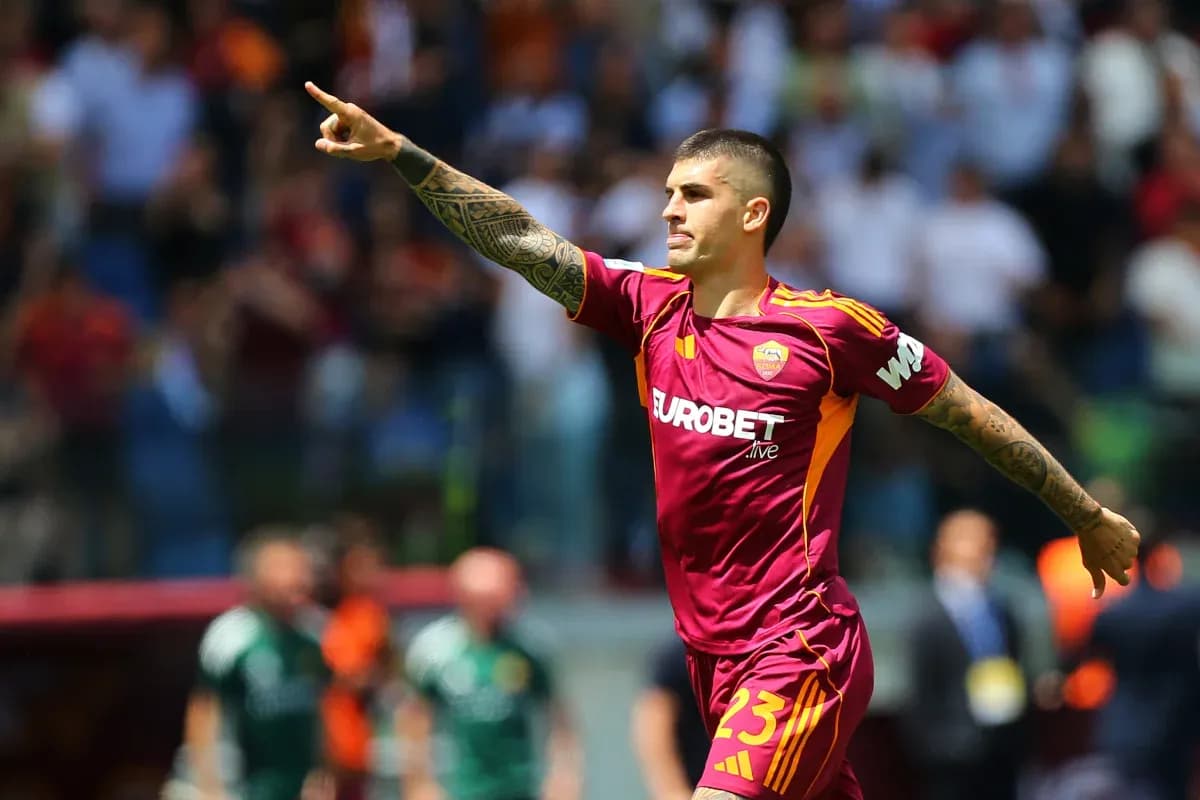 Jugador de AS Roma celebrando un gol Jugador de AS Roma celebrando un gol