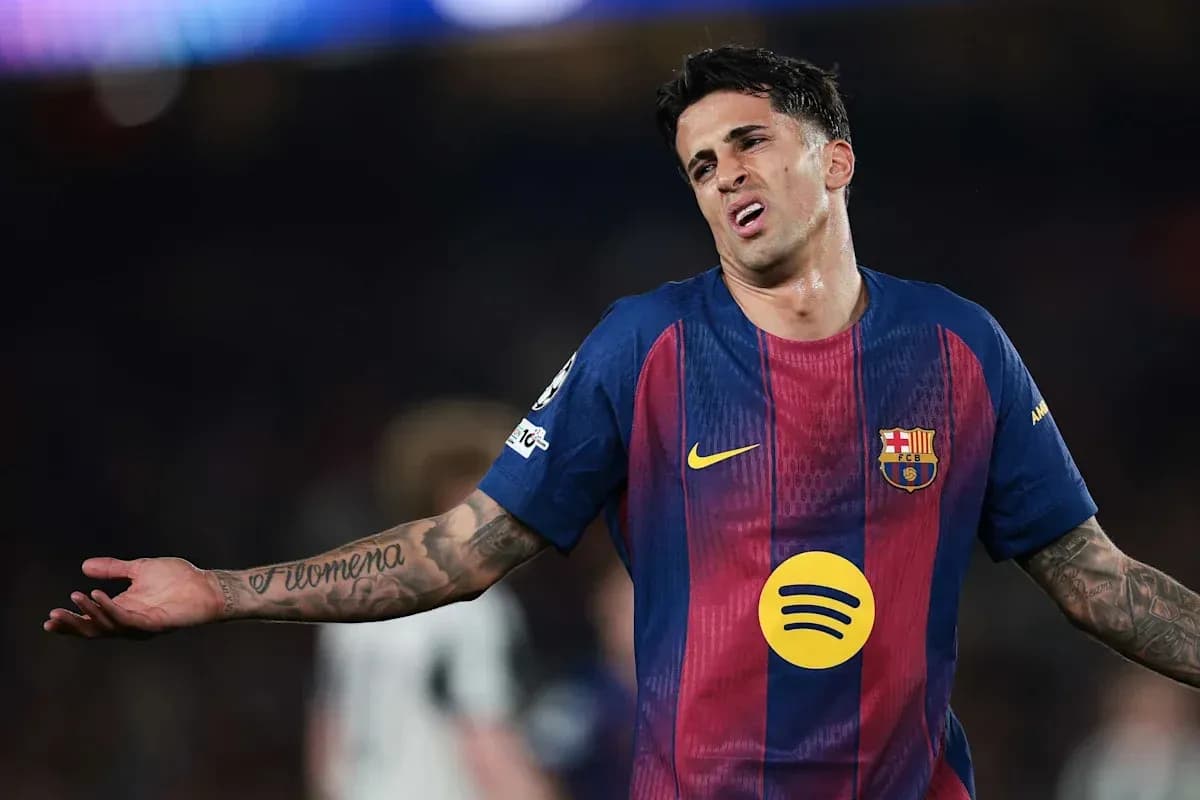 Jugador del Barcelona mostrando frustración en el campo Jugador del Barcelona mostrando frustración en el campo