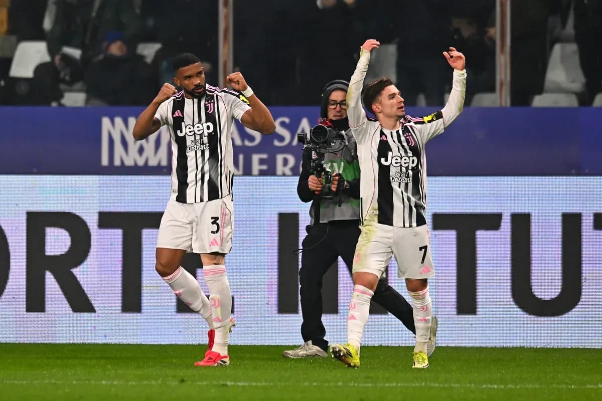 Jugadores de Juventus celebrando un gol Jugadores de Juventus celebrando un gol