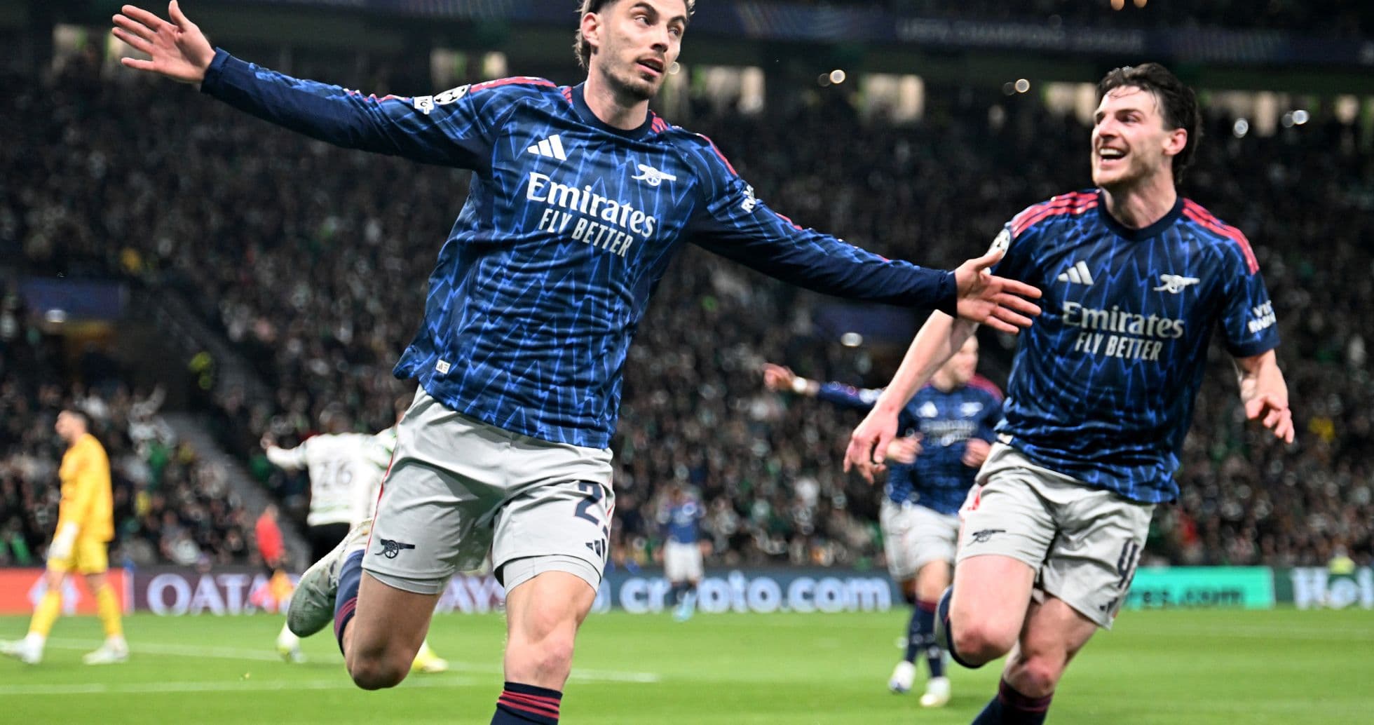Jugadores de Arsenal celebrando un gol Jugadores de Arsenal celebrando un gol