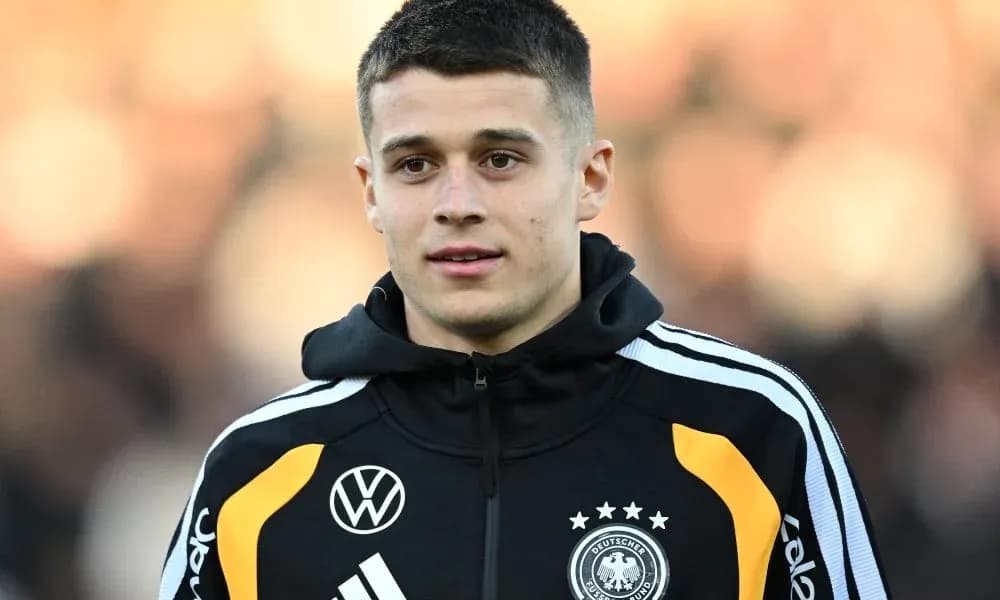 Jugador de Alemania en el calentamiento previo al partido Jugador de Alemania en el calentamiento previo al partido