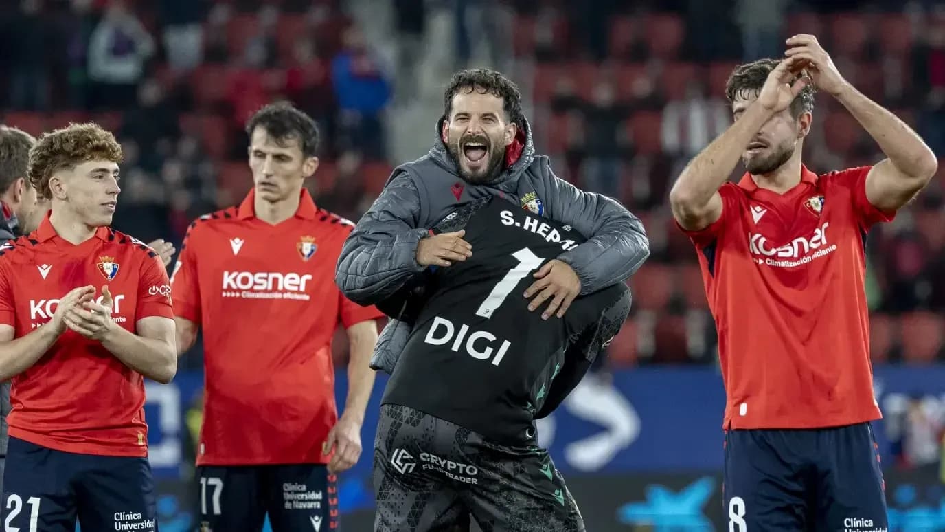Jugadores de Osasuna celebrando después del partido Jugadores de Osasuna celebrando después del partido