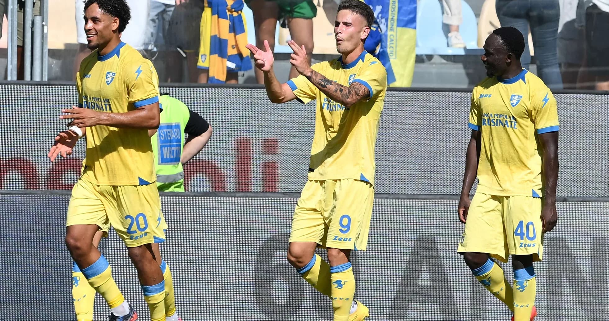 Jugadores de Frosinone celebrando un gol Jugadores de Frosinone celebrando un gol