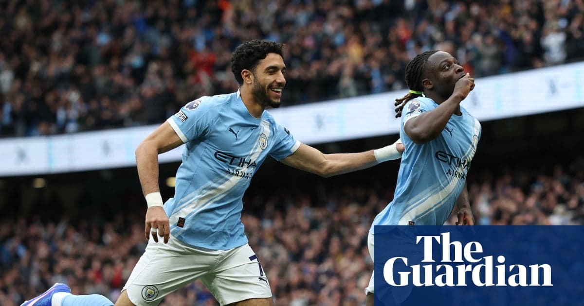 Jugadores de Manchester City celebrando un gol Jugadores de Manchester City celebrando un gol