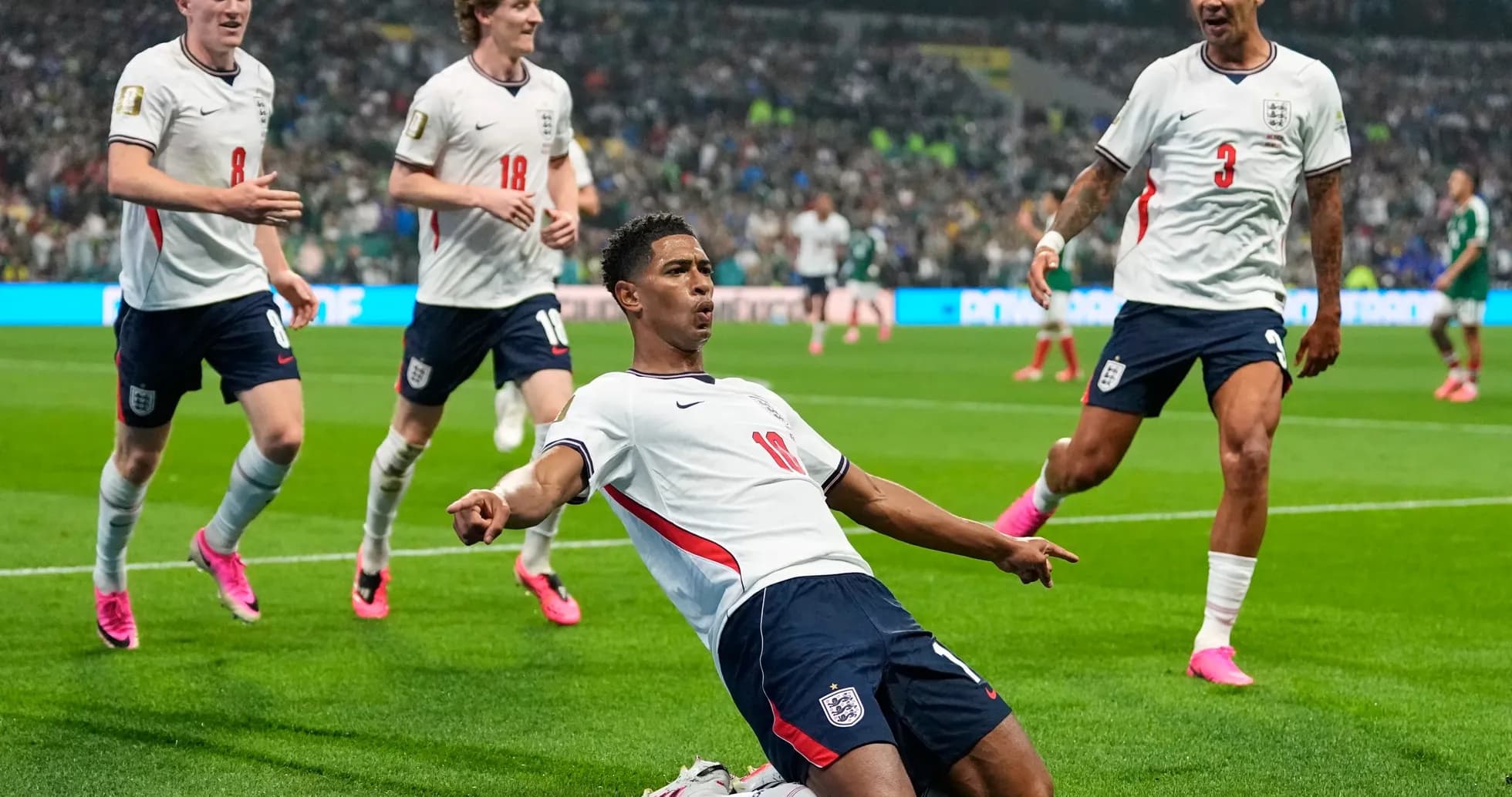 Jugadores de Inglaterra celebrando un gol Jugadores de Inglaterra celebrando un gol