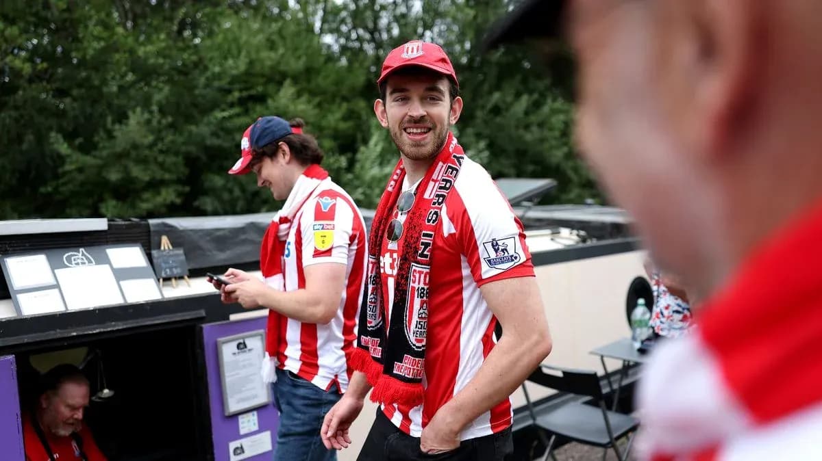 Aficionados de Stoke City en evento previo al partido Aficionados de Stoke City en evento previo al partido
