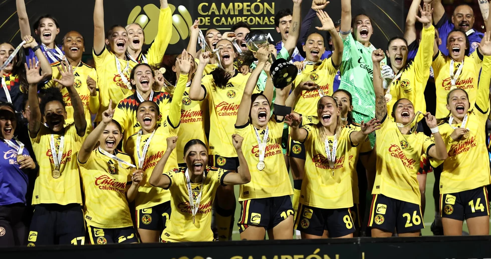 Jugadoras de América celebrando el campeonato Jugadoras de América celebrando el campeonato