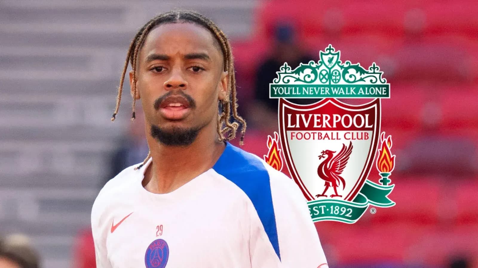Jugador de PSG en entrenamiento con logo de Liverpool Jugador de PSG en entrenamiento con logo de Liverpool