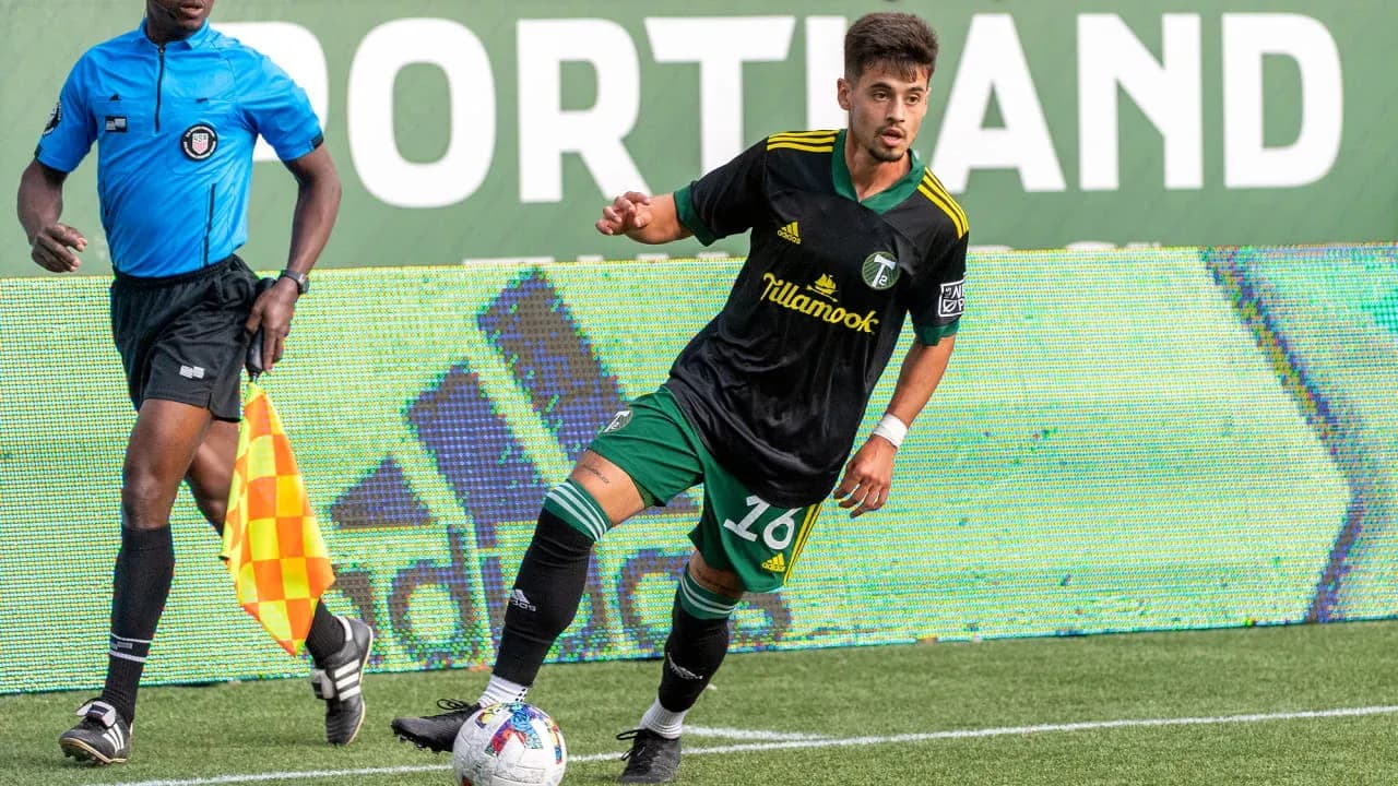 Jugador del Portland Timbers II en acción Jugador del Portland Timbers II en acción