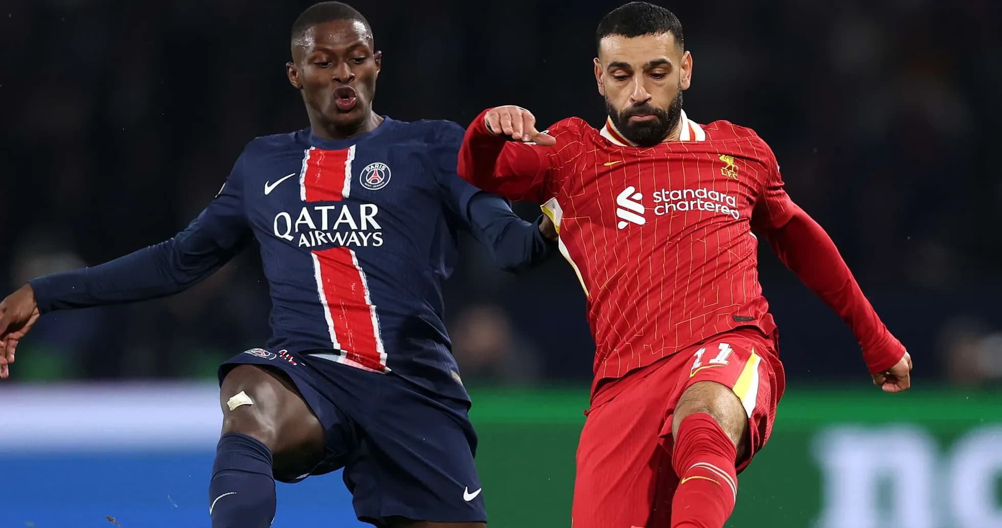 Jugadores de PSG y Liverpool en acción Jugadores de PSG y Liverpool en acción