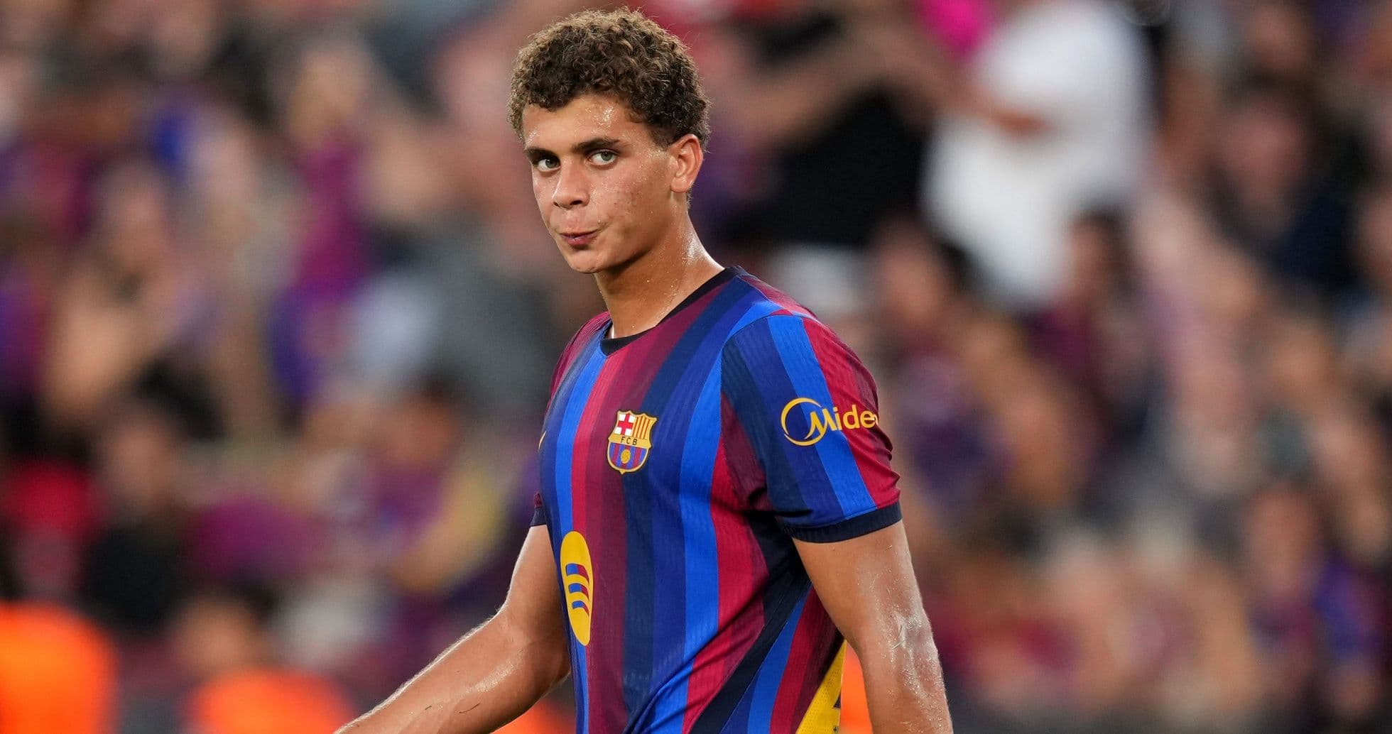 Barcelona inscribe al joven talento egipcio Hamza Abdelkarim en el primer equipo tras destacada pretemporada Barcelona inscribe al joven talento egipcio Hamza Abdelkarim en el primer equipo tras destacada pretemporada