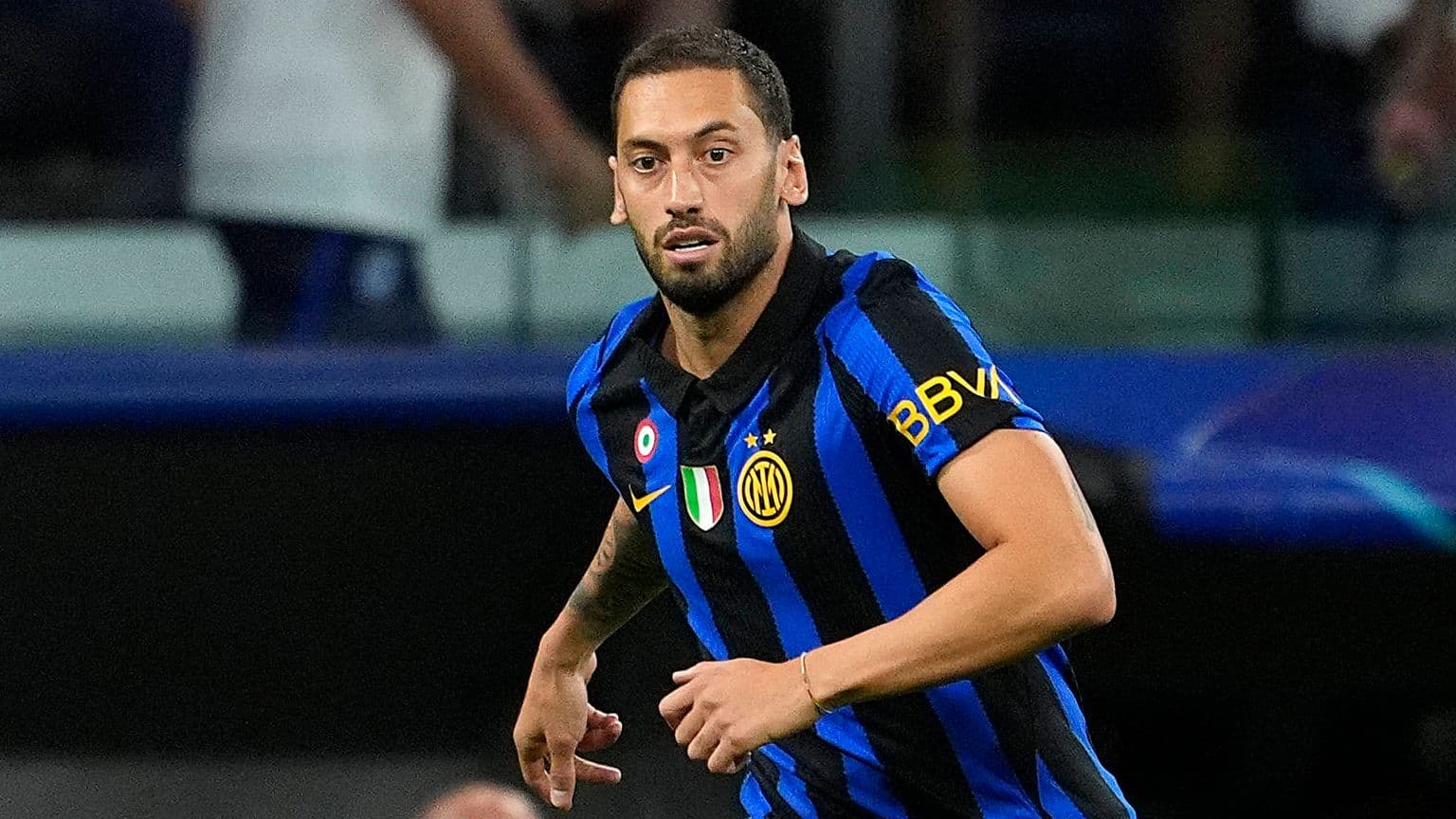 Hakan Calhanoglu se pierde el duelo contra Roma por lesión en el muslo Hakan Calhanoglu se pierde el duelo contra Roma por lesión en el muslo