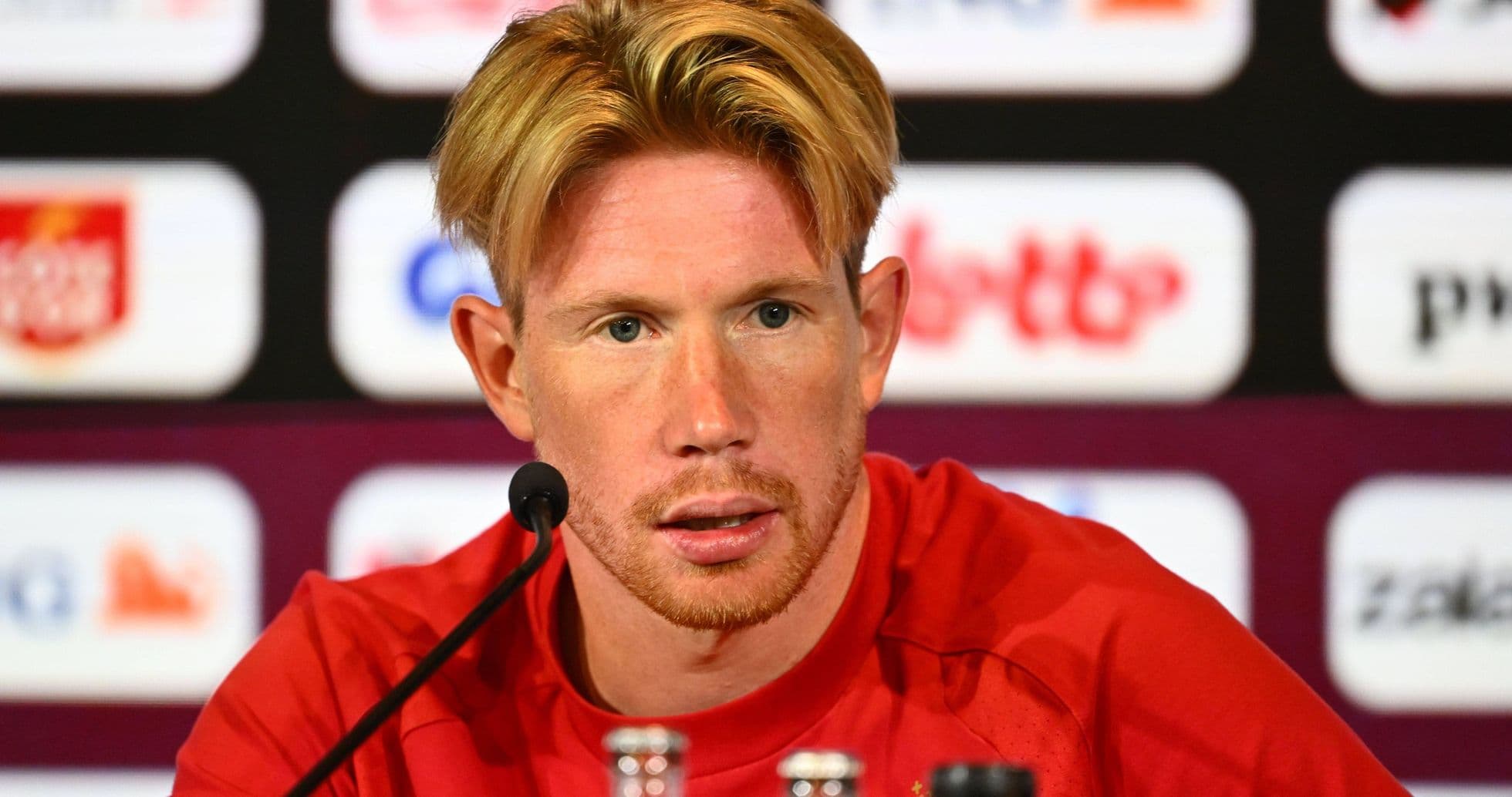 Kevin De Bruyne confirma su continuidad en Bélgica y valora a Van Bommel Kevin De Bruyne confirma su continuidad en Bélgica y valora a Van Bommel