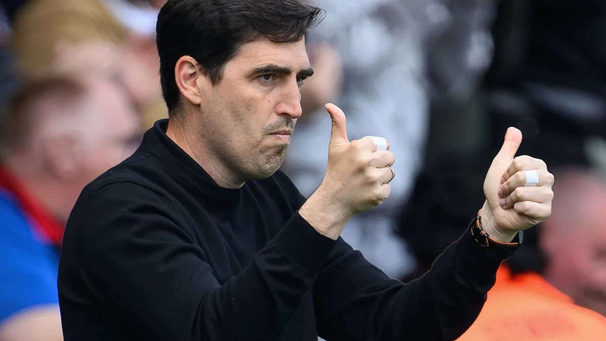 Andoni Iraola debe arriesgar y darle una oportunidad a una estrella olvidada del Liverpool Andoni Iraola debe arriesgar y darle una oportunidad a una estrella olvidada del Liverpool